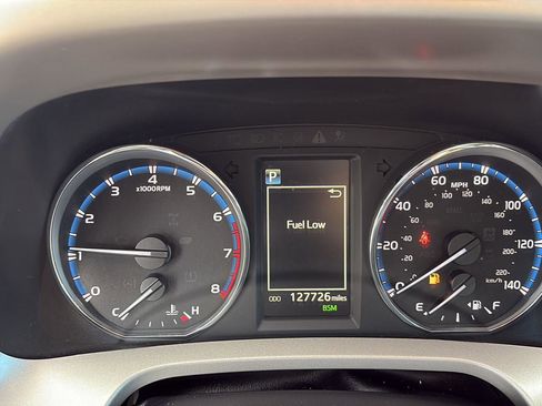 Used 2018 Toyota RAV4 Limited image 21