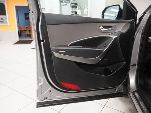 Used 2016 Hyundai Santa Fe SE w/ Option Group 03 image 4