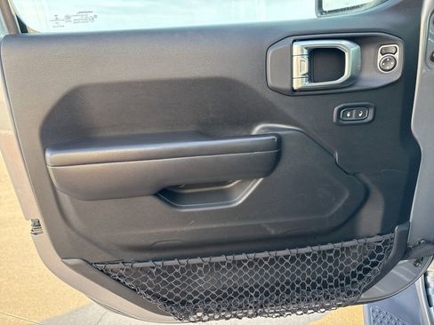 Used 2020 Jeep Gladiator Sport w/ Quick Order Package 24S image 16