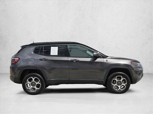 Used 2022 Jeep Compass Trailhawk AWD/4WD image 4