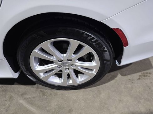 Used 2016 Chrysler 200 Limited image 24