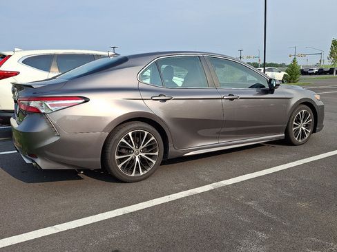 Used 2020 Toyota Camry SE w/ Cold Weather Package AWD/4WD image 4