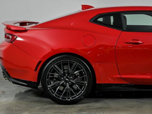 Used 2018 Chevrolet Camaro ZL1 RWD image 13