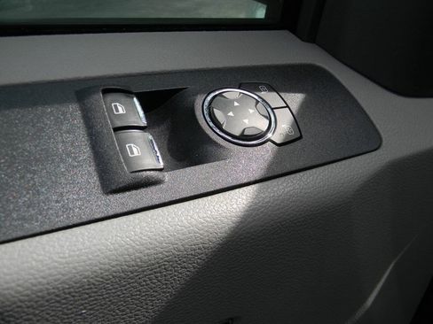 Used 2022 Ford F350 XL w/ Power Equipment Group RWD image 7