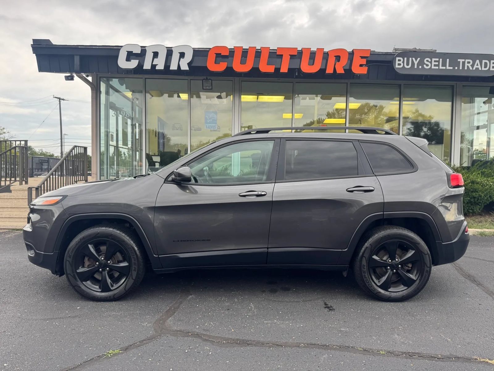 Used 2017 Jeep Cherokee High Altitude AWD/4WD image 4