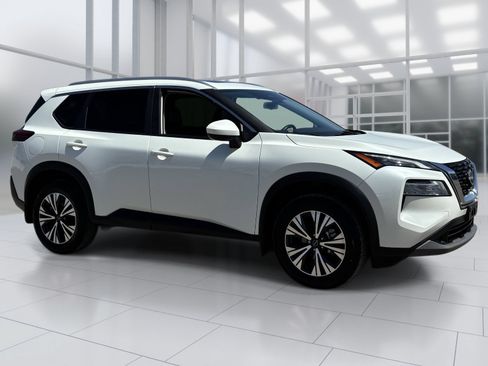 Certified 2023 Nissan Rogue SV w/ SV Premium B Package FWD image 8
