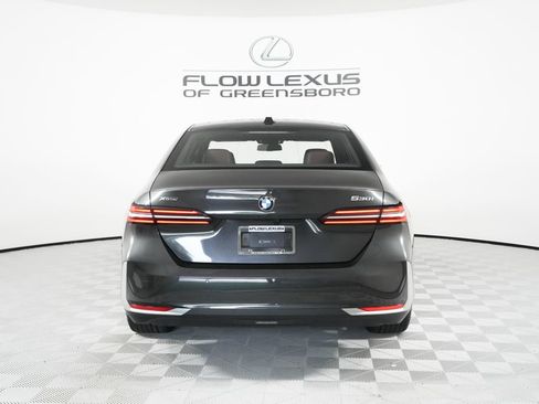 Used 2024 BMW 530i xDrive w/ Premium Package AWD/4WD image 6