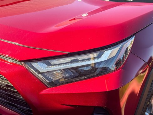 Used 2025 Toyota RAV4 XLE Premium FWD image 8