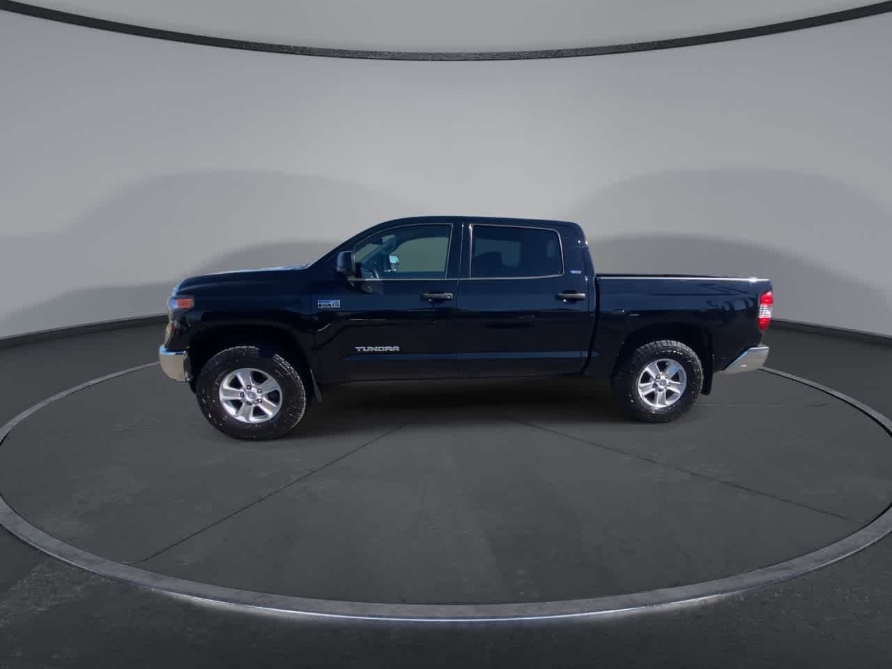 Used 2018 Toyota Tundra SR5 w/ SR5 Upgrade Package AWD/4WD image 6