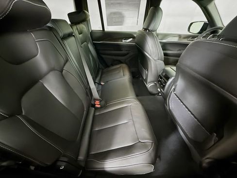 New 2025 Jeep Grand Cherokee Limited image 25