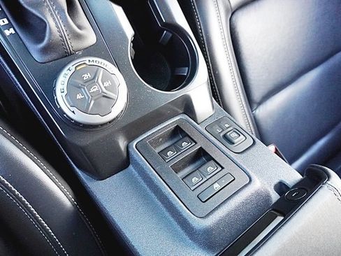 Used 2025 Ford Bronco Outer Banks image 31