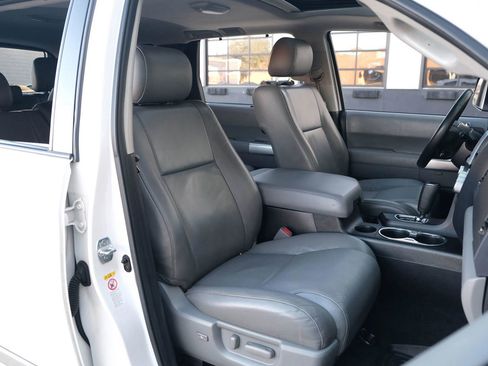 Used 2018 Toyota Sequoia Limited image 34