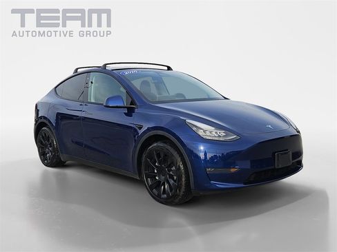 Used 2020 Tesla Model Y Long Range image 1