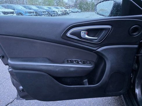 Used 2015 Chrysler 200 Limited w/ Convenience Group FWD image 23