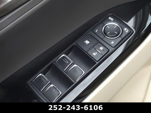 Used 2016 Lexus LX 570 4WD w/ Luxury Package image 30
