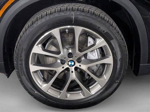 New 2026 BMW X5 xDrive50e w/ Premium Package image 10