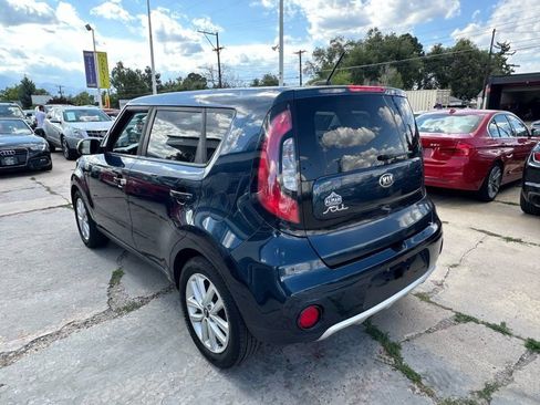 Used 2018 Kia Soul + FWD image 5