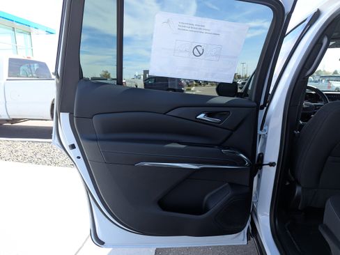 New 2026 Chevrolet Traverse LT image 28