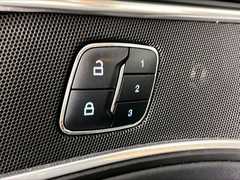 Used 2017 Ford Explorer Platinum AWD/4WD image 32