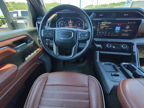 Used 2024 GMC Sierra 3500 Denali Ultimate AWD/4WD image 19