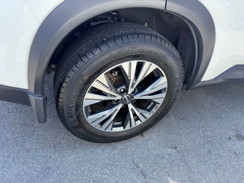 Used 2023 Nissan Rogue SV image 14