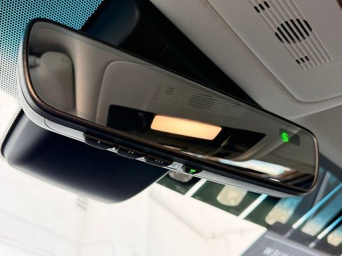 Certified 2025 Lexus ES 350 w/ Accessory Package (Z2) image 29