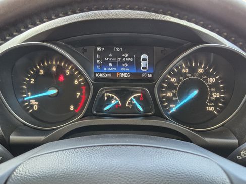 Used 2017 Ford Escape SE w/ Equipment Group 201A FWD image 11