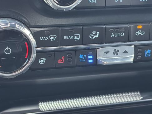 Used 2025 Ford F150 Raptor AWD/4WD image 24