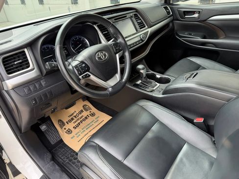 Used 2016 Toyota Highlander XLE AWD/4WD image 10