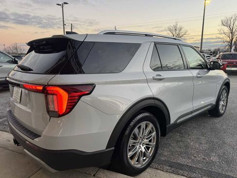 Used 2025 Ford Explorer Platinum image 6