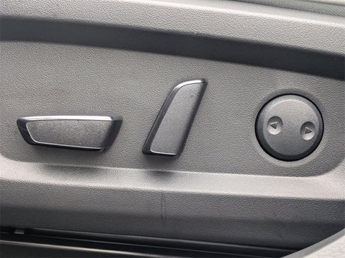 New 2026 Mitsubishi Outlander SE image 21