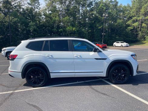 Used 2023 Volkswagen Atlas SEL R-Line AWD/4WD image 21
