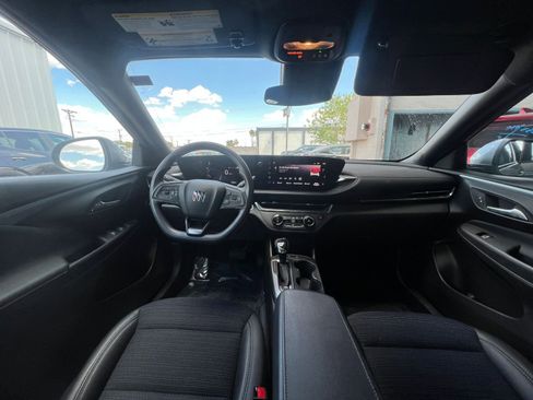 Used 2025 Buick Envista Preferred FWD image 33
