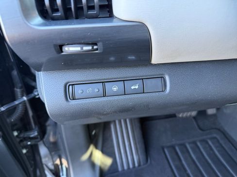 Used 2022 Nissan Pathfinder SL w/ SL Premium Package image 35