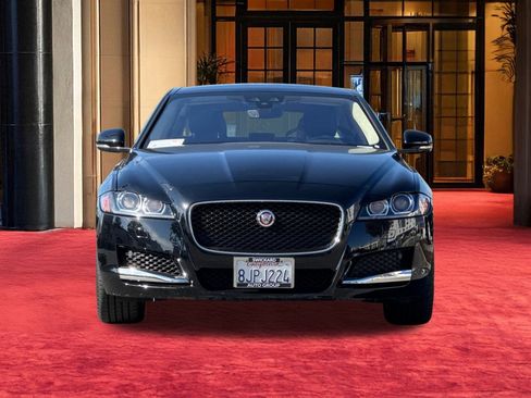 Used 2019 Jaguar XF Premium image 7