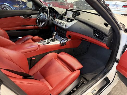 Used 2016 BMW Z4 sDrive35i RWD image 19