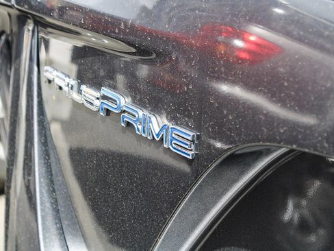 Used 2022 Toyota Prius Prime XLE FWD image 17