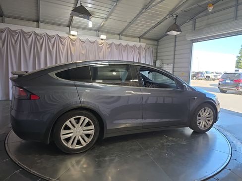 Used 2016 Tesla Model X 75D image 7