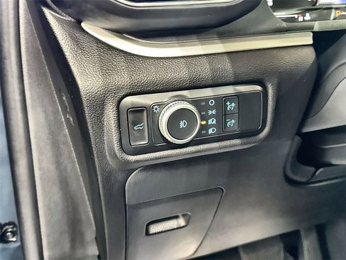 Used 2022 Ford Explorer XLT w/ Equipment Group 202A image 16