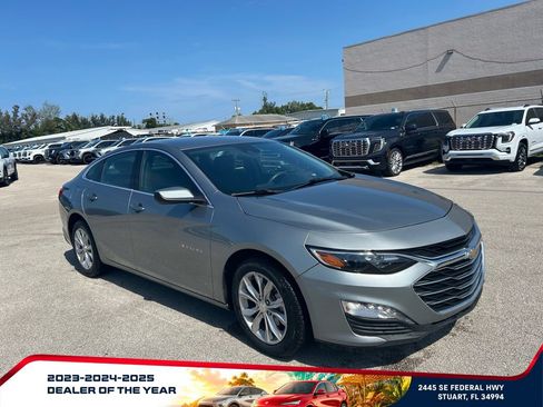 Used 2025 Chevrolet Malibu LT FWD image 2