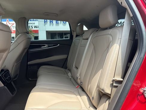 Used 2021 Lincoln Nautilus FWD w/ Equipment Group 101A image 18