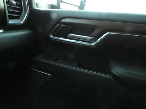 Used 2024 Chevrolet Silverado 2500 High Country w/ High Country Premium Package image 24