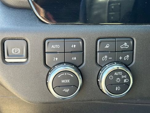 Used 2024 GMC Sierra 1500 Elevation w/ Elevation Premium Package AWD/4WD image 19
