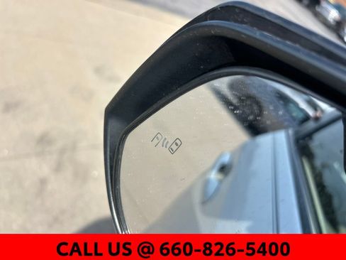 Used 2019 Toyota RAV4 XSE AWD/4WD image 10