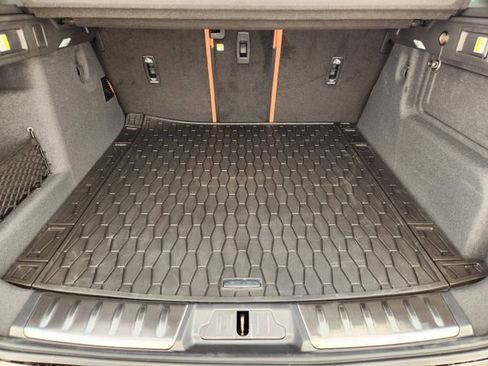 Used 2026 Jaguar F-PACE R-Dynamic S image 30