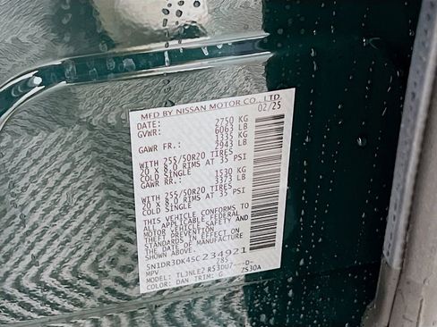 Used 2025 Nissan Pathfinder Platinum image 27