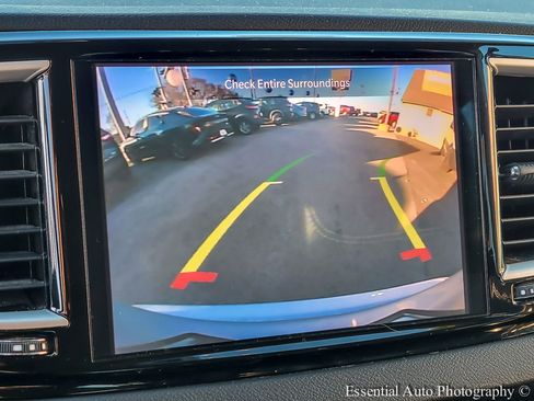 Used 2023 Chrysler Pacifica Touring-L FWD image 19