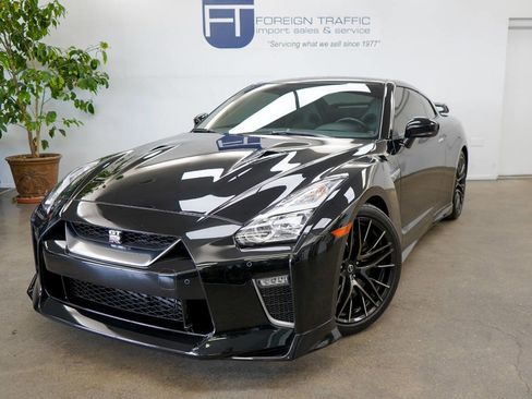 Used 2021 Nissan GT-R Premium image 20