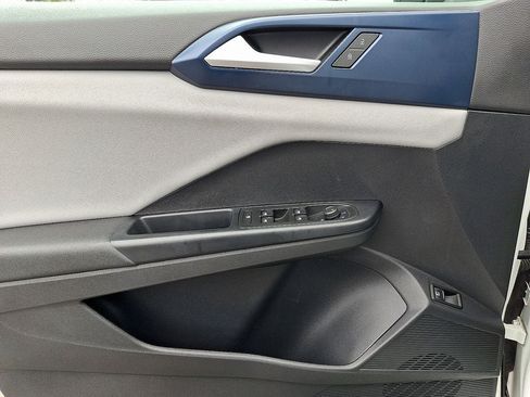 Certified 2022 Volkswagen Taos SE AWD/4WD image 13