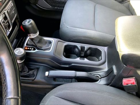 Used 2018 Jeep Wrangler Unlimited Sport S image 17